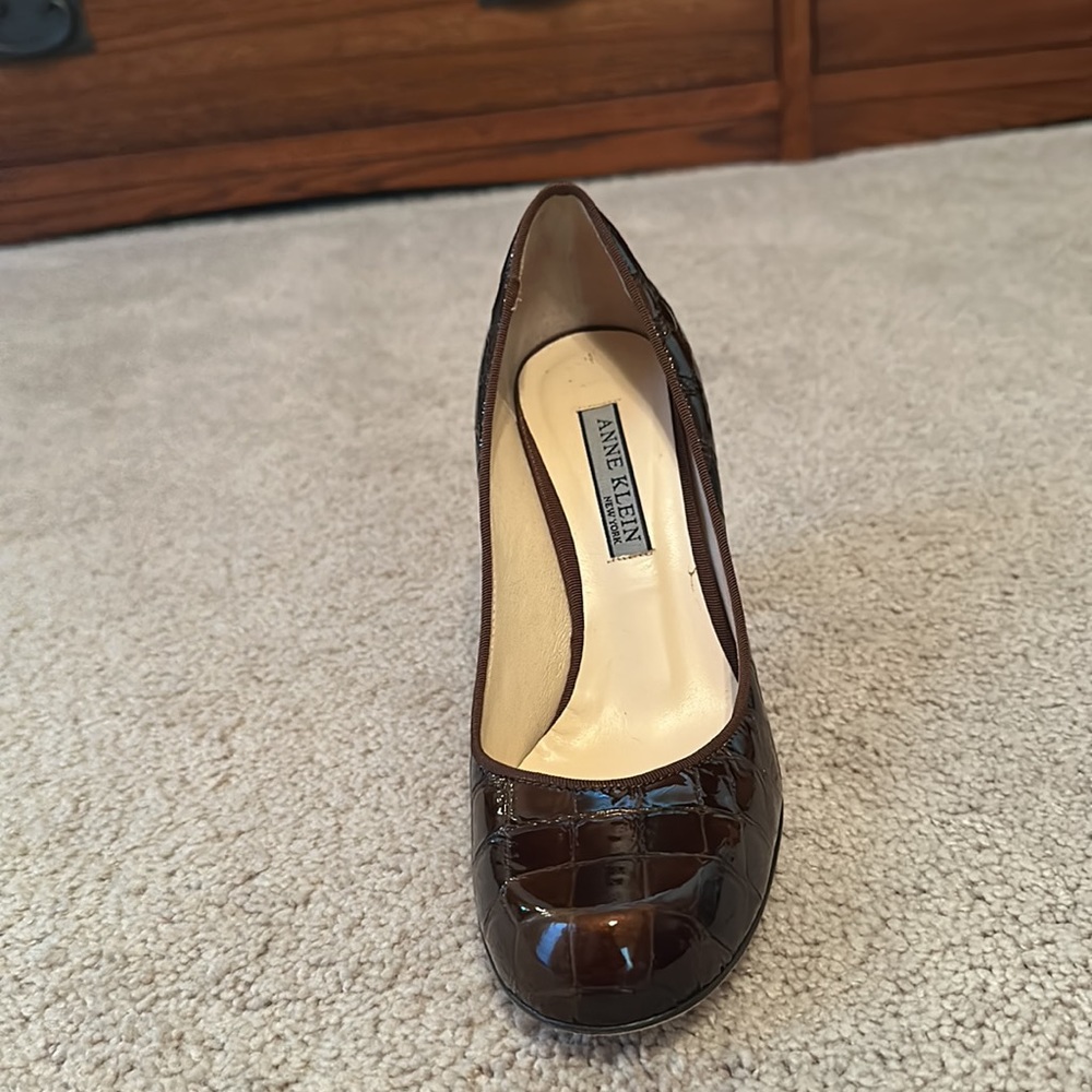 Anne Klein - Picture 2 of 4